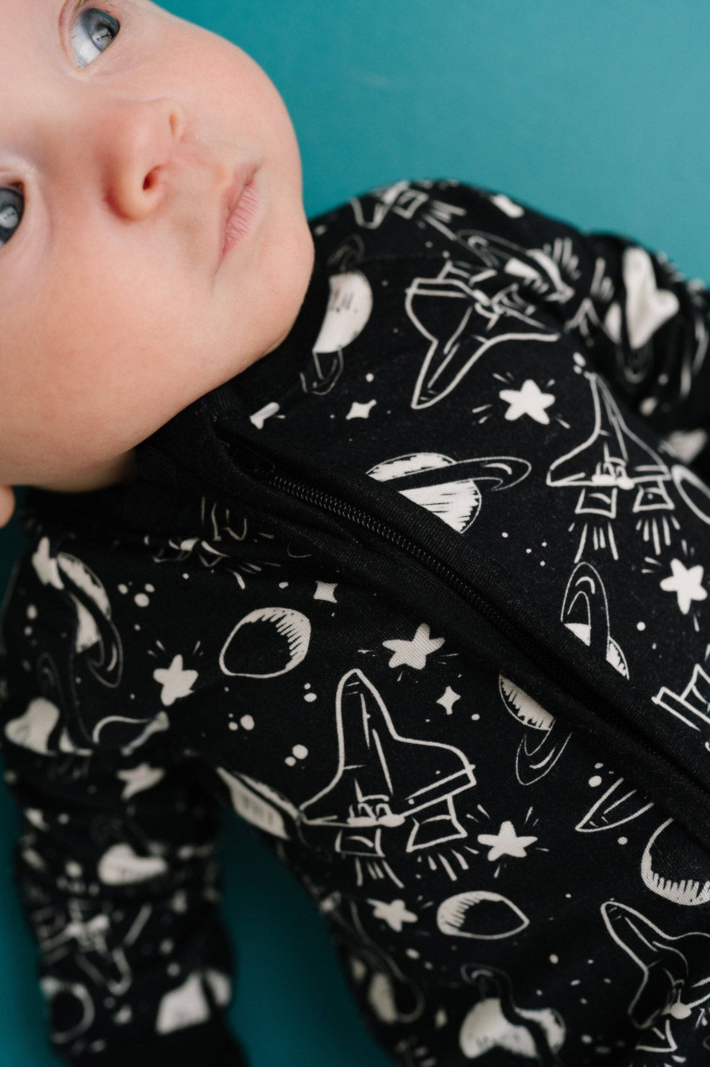 Bambusschlafsack mit Weltraum-Motiv