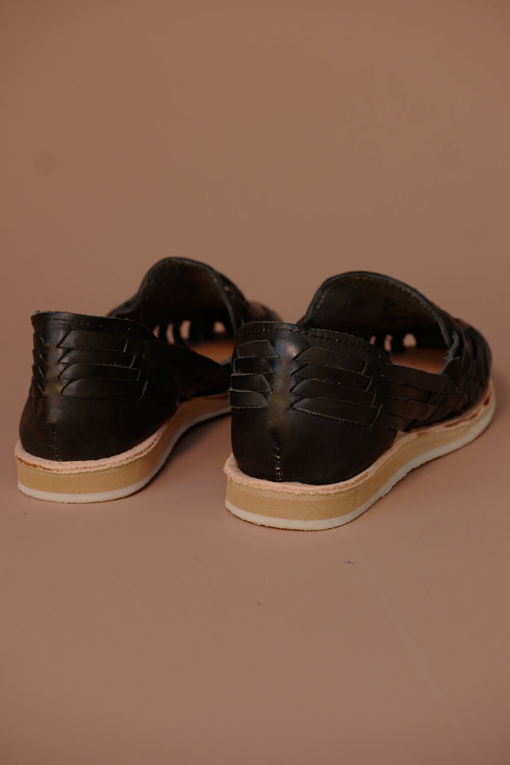 Schwarze Leder-Huaraches