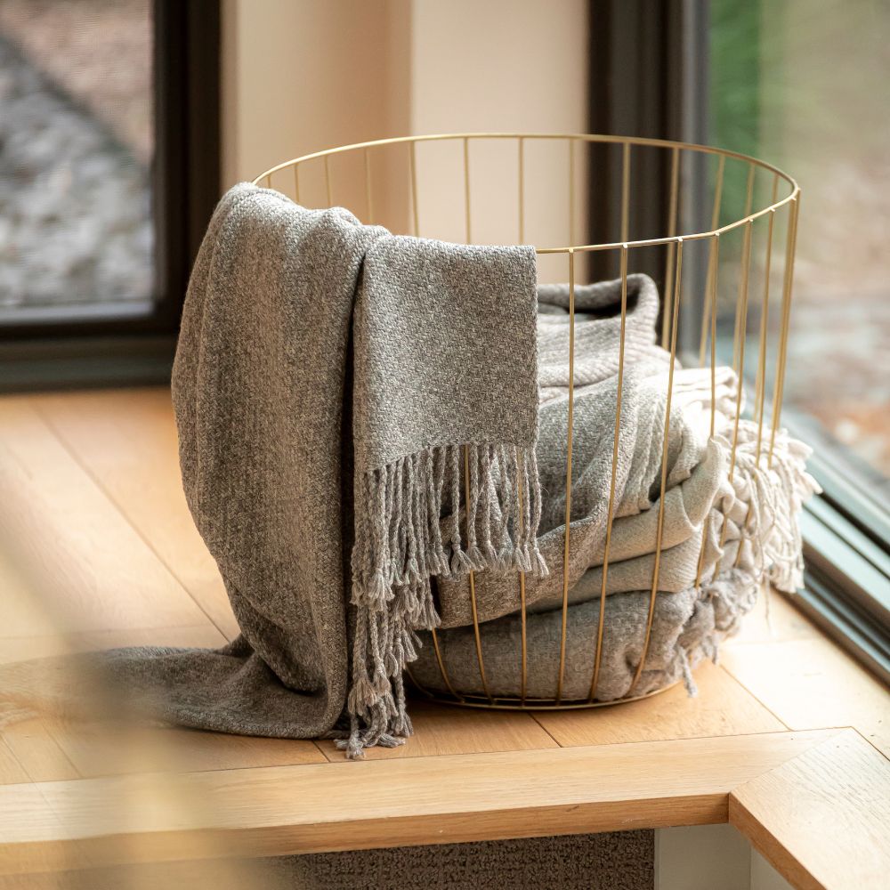 Handgewebte peruanische Pima-Baumwolle und ungefärbte Baby-Alpaka-Graphit-Wolldecke aus Peru – Kulsi Kollektion