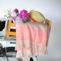 Handgewebte Alpaka-Decke aus Ecuador – Faded Coral mit Fransen – Kallpa-Kollektion